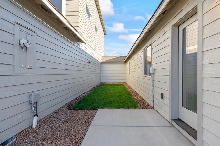 Representative exterior details of a home built from the Newport by MonteVista Homes in Feather Ridge, Redmond (Image 24). Representative exterior details of a home built from the Newport by MonteVista Homes in Feather Ridge, Redmond (Image 24).