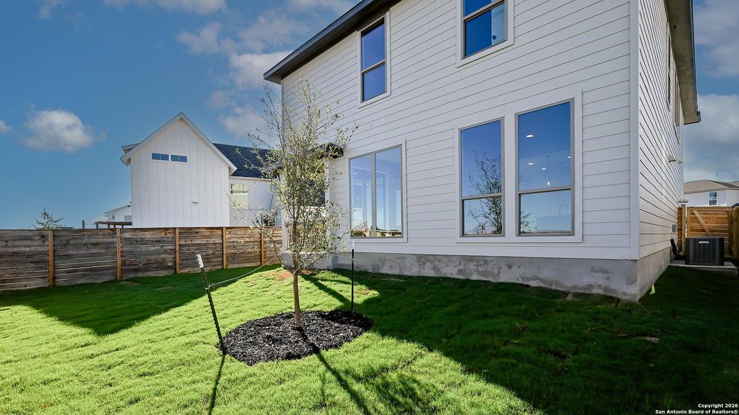Exterior details and patio area of a home in Solms Landing 45', New Braunfels (Image 4).
