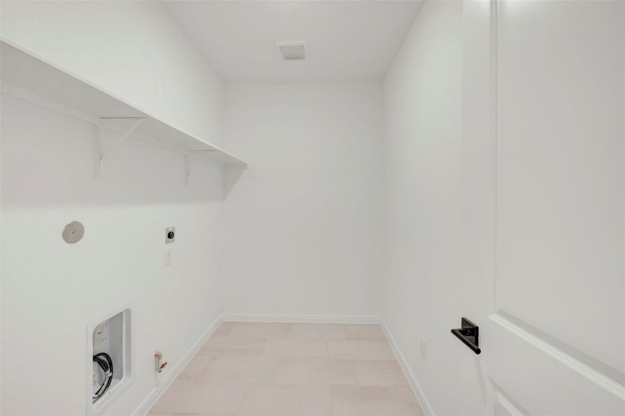 Spacious, unfurnished interior of a new home in Jordan Ranch - Terrace Collection, Fulshear (Image 27).