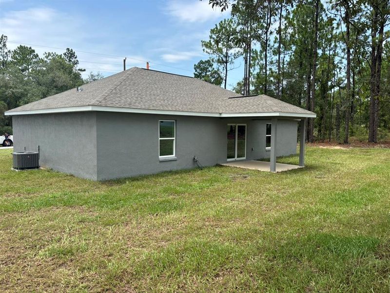 Exterior details and patio area of a home in , Dunnellon (Image 16).