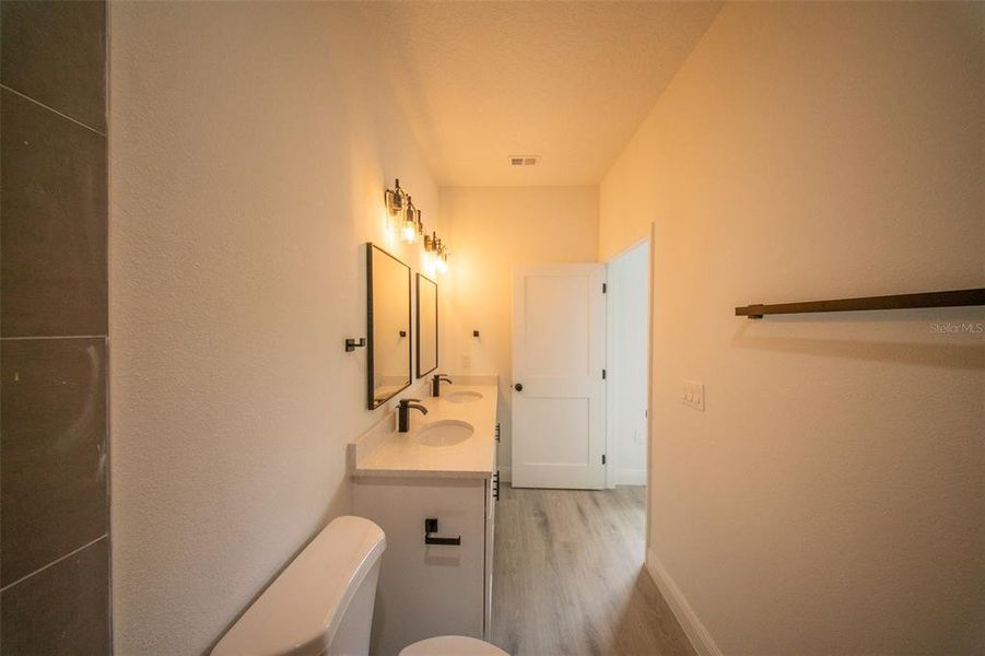 Image 23 of a home in .