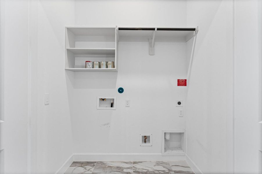 Spacious, unfurnished interior of a new home in , Pearland (Image 15).