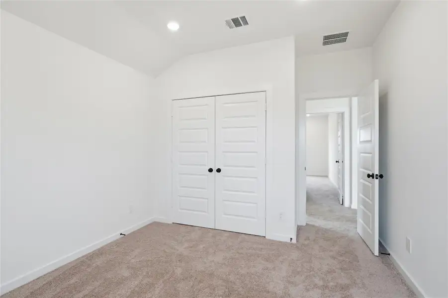 Spacious, unfurnished interior of a new home in Foxtail Palms, Manvel (Image 26). Spacious, unfurnished interior of a new home in Foxtail Palms, Manvel (Image 26).