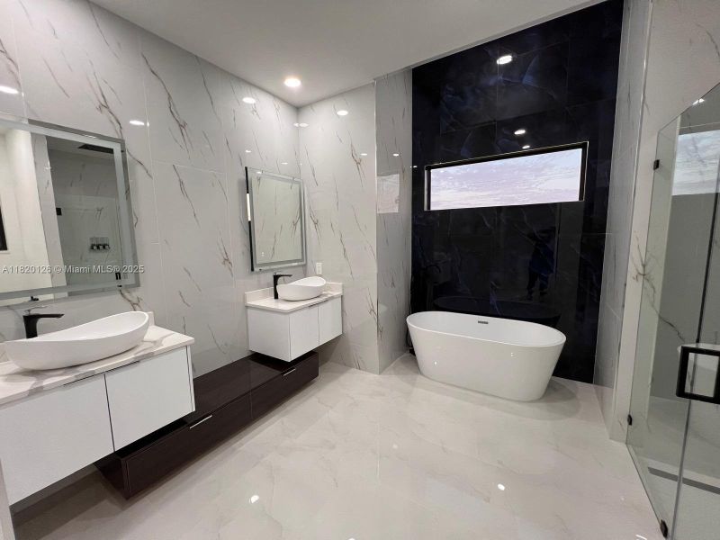 Furnished interior view inside a new home in , Cape Coral (Image 32).