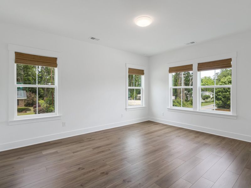 Spacious, unfurnished interior of a new home in Pineland Village, Summerville (Image 24).