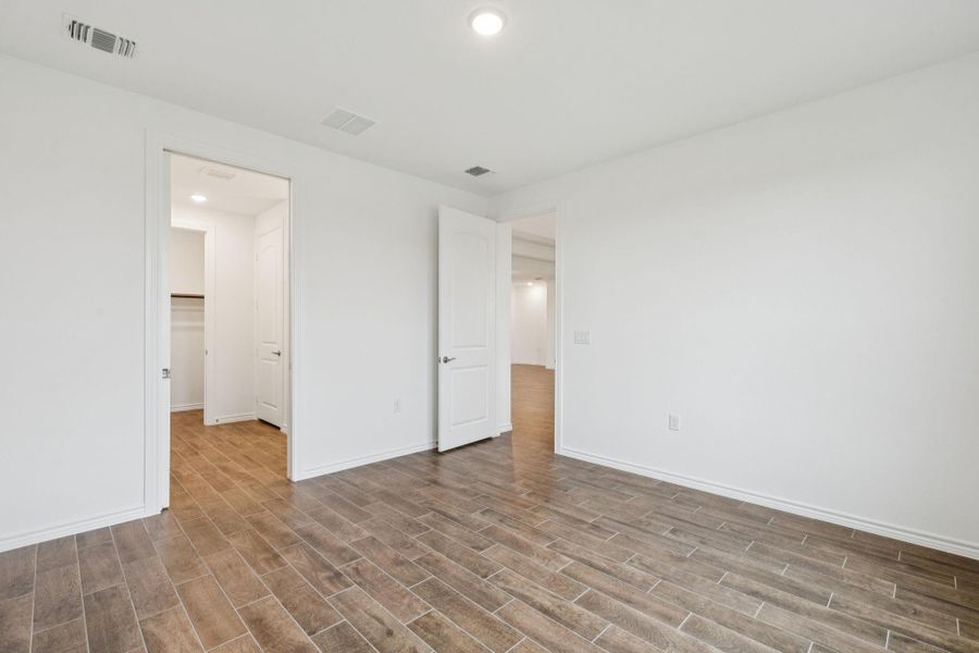 Spacious, unfurnished interior of a new home in Del Webb Fulshear, Fulshear (Image 25).