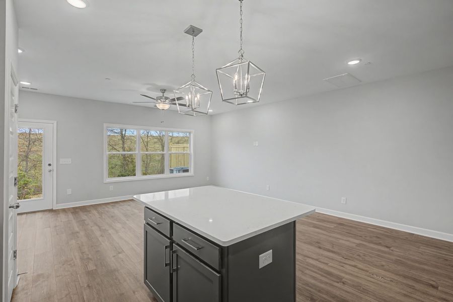 Spacious, unfurnished interior of a new home in Oxford Station, Gallatin (Image 25).