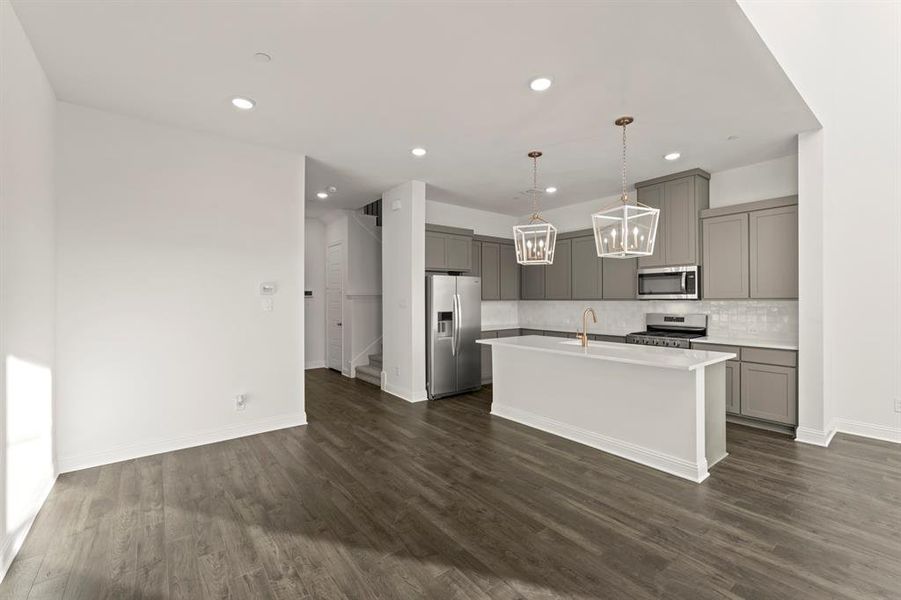 Harlan A @2526 Brunswick_Dining & Kitchen