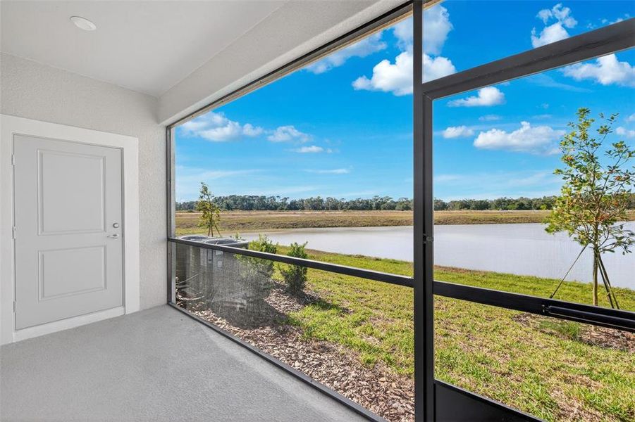 Exterior details and patio area of a home in Crosswind Ranch, Parrish (Image 4).
