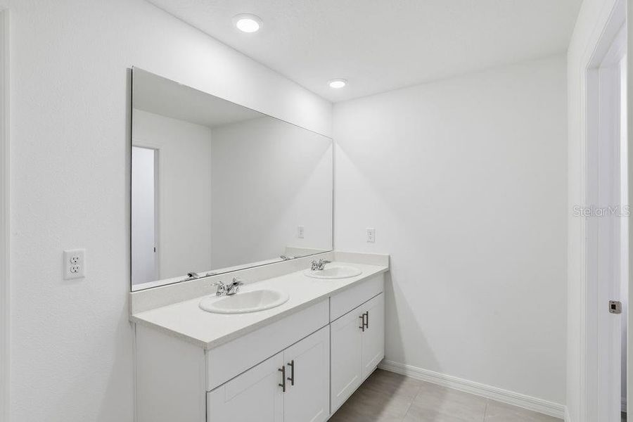 Furnished interior view inside a new home in Waterstone, Groveland (Image 8).