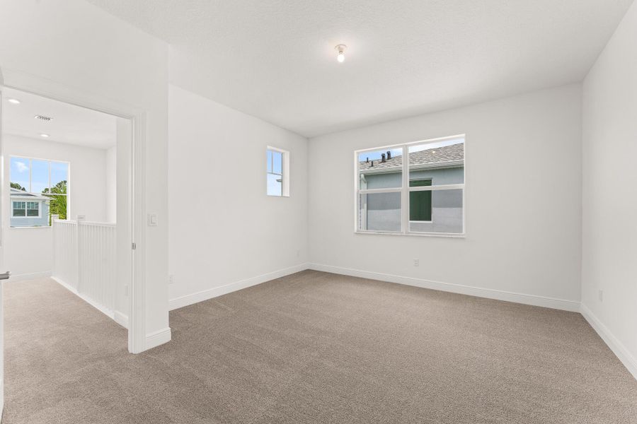 Spacious, unfurnished interior of a new home in Avila, Jensen Beach (Image 13).