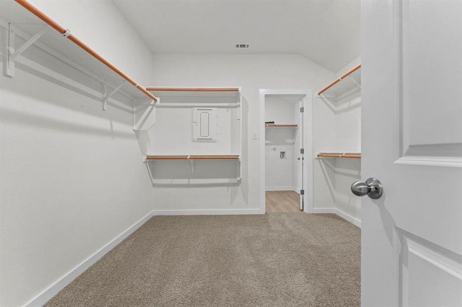 Spacious, unfurnished interior of a new home in , Dayton (Image 19).