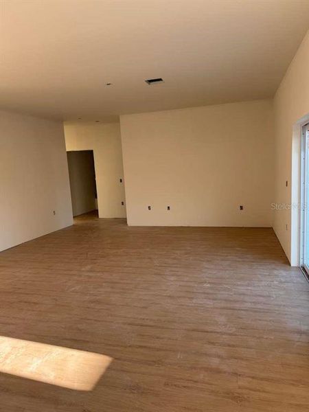 Spacious, unfurnished interior of a new home in , Ocala (Image 3).