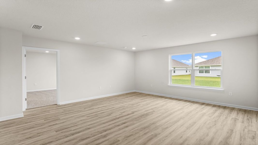 Spacious, unfurnished interior of a new home in Park Place, Panama City (Image 28).