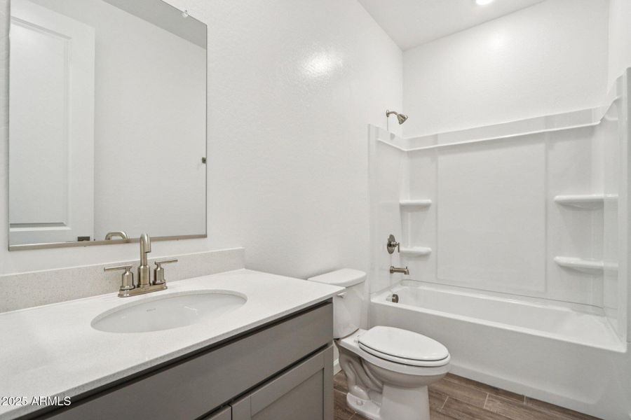 20-web-or-mls-W Camden Ave-S0711-020