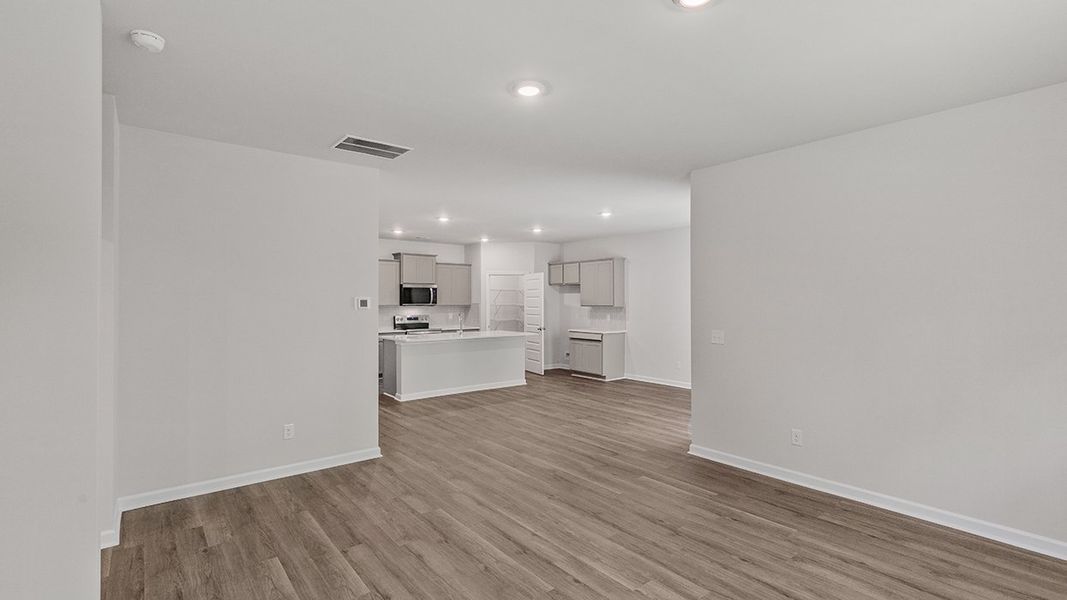 Representative unfurnished interior of a home built from the Celia by D.R. Horton in Teamon Pointe, Griffin (Image 16).