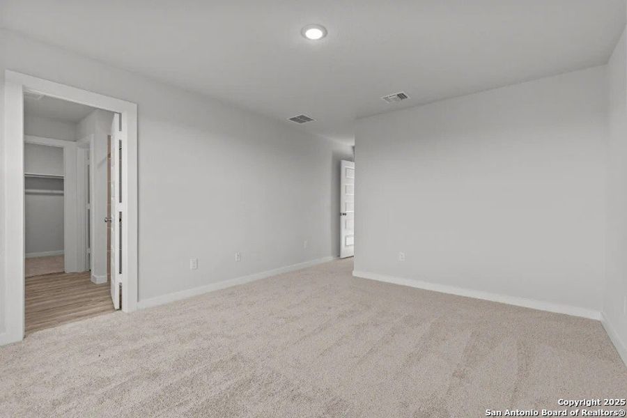 Spacious, unfurnished interior of a new home in Millican Grove, San Antonio (Image 18).