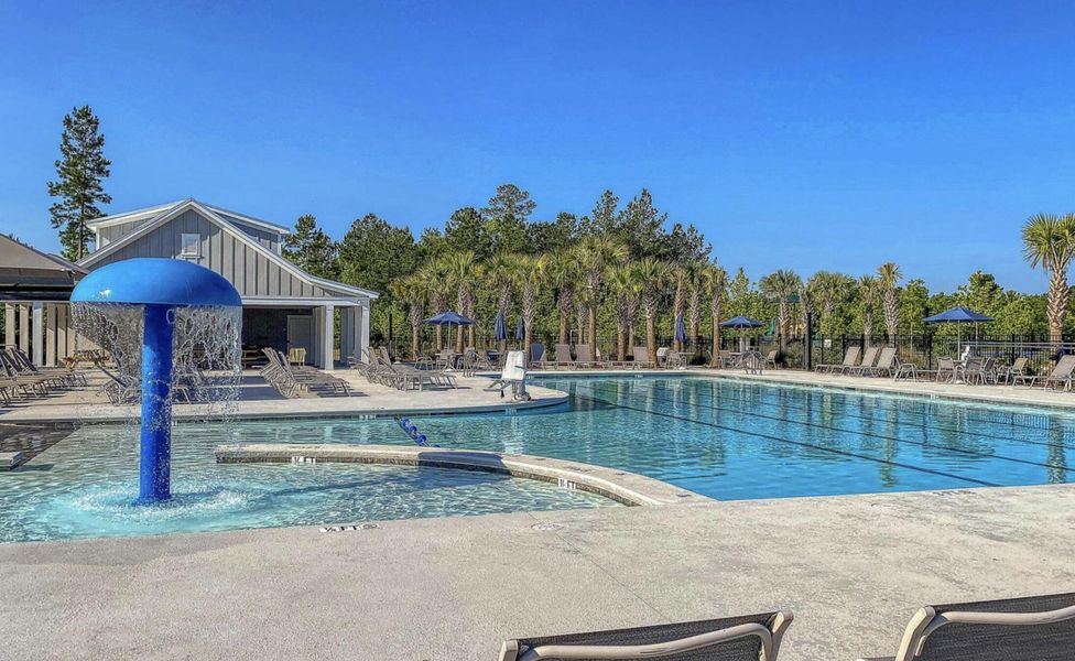 Community amenities in , Summerville (Image 46).