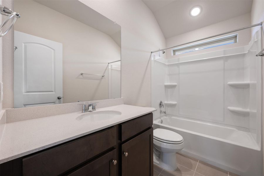 Furnished interior view inside a new home in La Cima, San Marcos (Image 15).