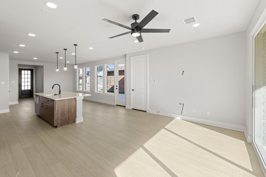 Spacious, unfurnished interior of a new home in Garden Collection at Union Park, Little Elm (Image 17). Spacious, unfurnished interior of a new home in Garden Collection at Union Park, Little Elm (Image 17).