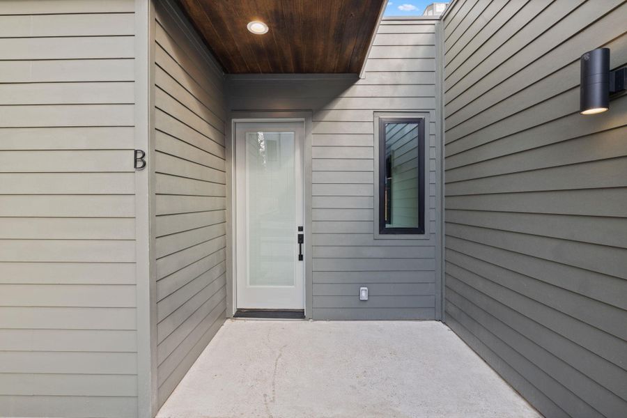 Attractive entry porch