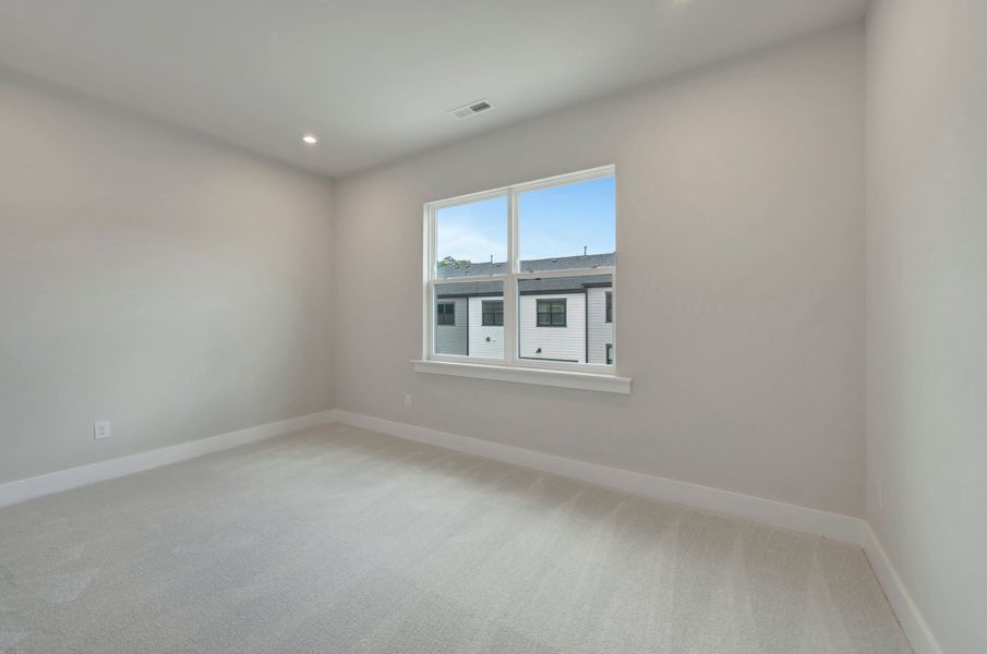 Spacious, unfurnished interior of a new home in Seven Oaks, Belmont (Image 32).