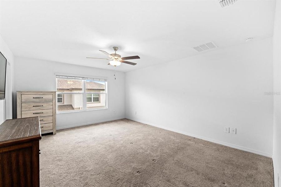 Spacious, unfurnished interior of a new home in , San Antonio (Image 22).