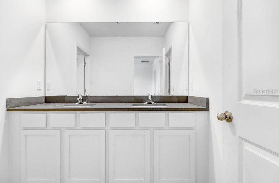 Close-up of interior finishes inside a home in , Apollo Beach (Image 15).
