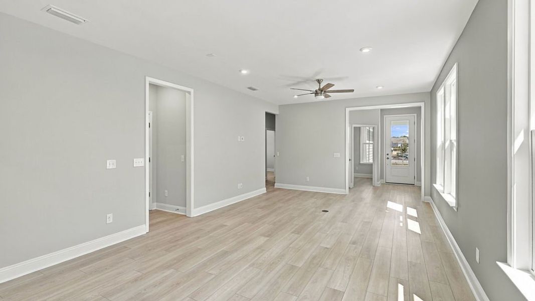 Spacious, unfurnished interior of a new home in Sun City Hilton Head, Bluffton (Image 31).