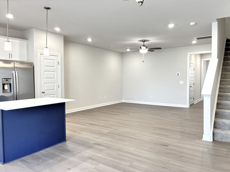 Spacious, unfurnished interior of a new home in Holly Ridge, Greenville (Image 13).