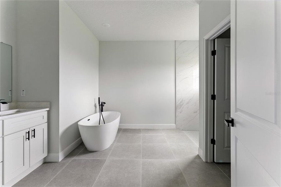 Furnished interior view inside a new home in , Ocala (Image 8).