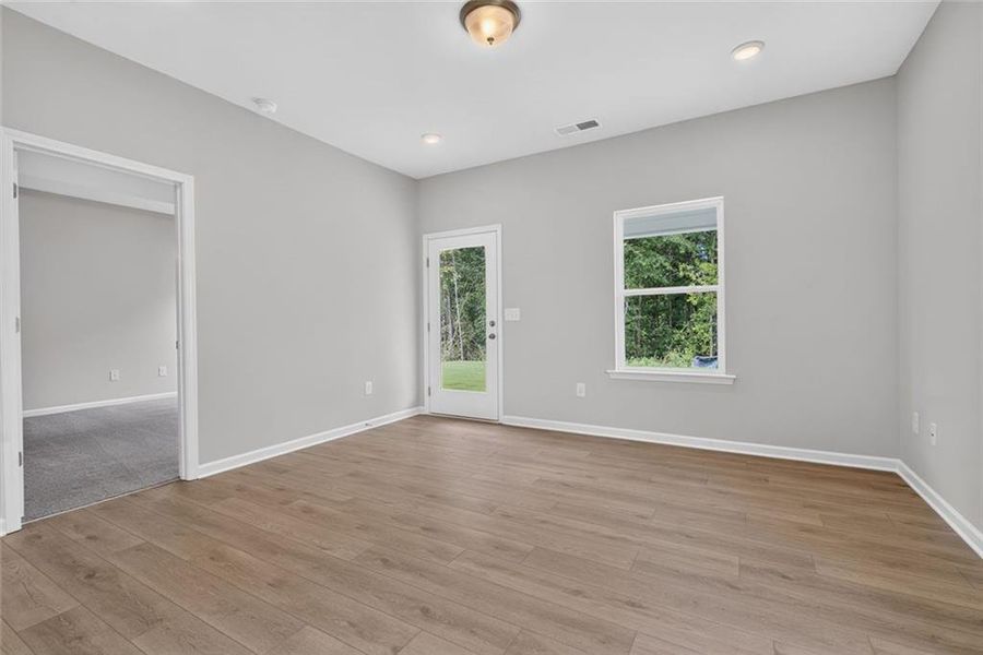 Spacious, unfurnished interior of a new home in Southbend, Rome (Image 29). Spacious, unfurnished interior of a new home in Southbend, Rome (Image 29).