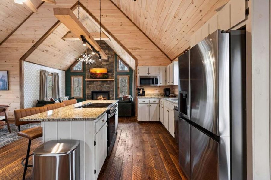 Image 66 of a home in .