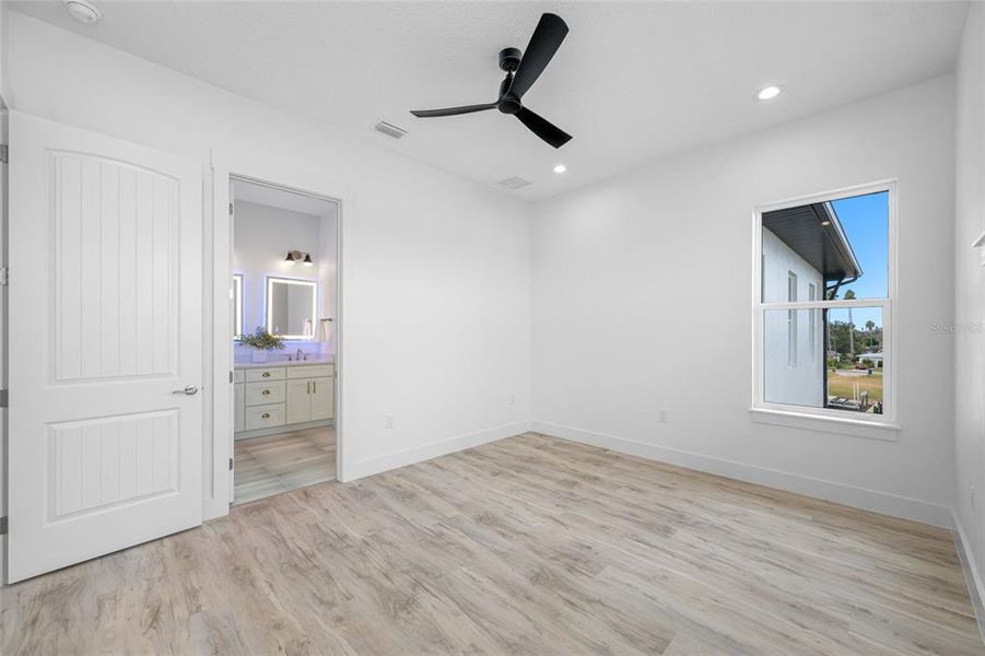 Spacious, unfurnished interior of a new home in , Madeira Beach (Image 62).