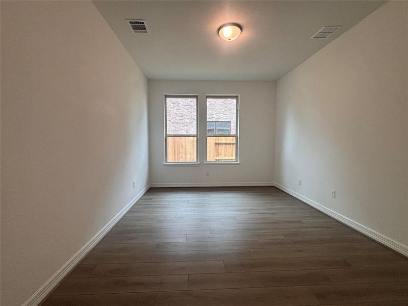 Spacious, unfurnished interior of a new home in Ashland, Angleton (Image 19).