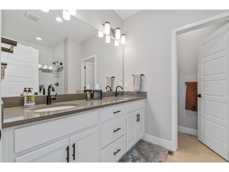Furnished interior view inside a new home in , Broomfield (Image 5).