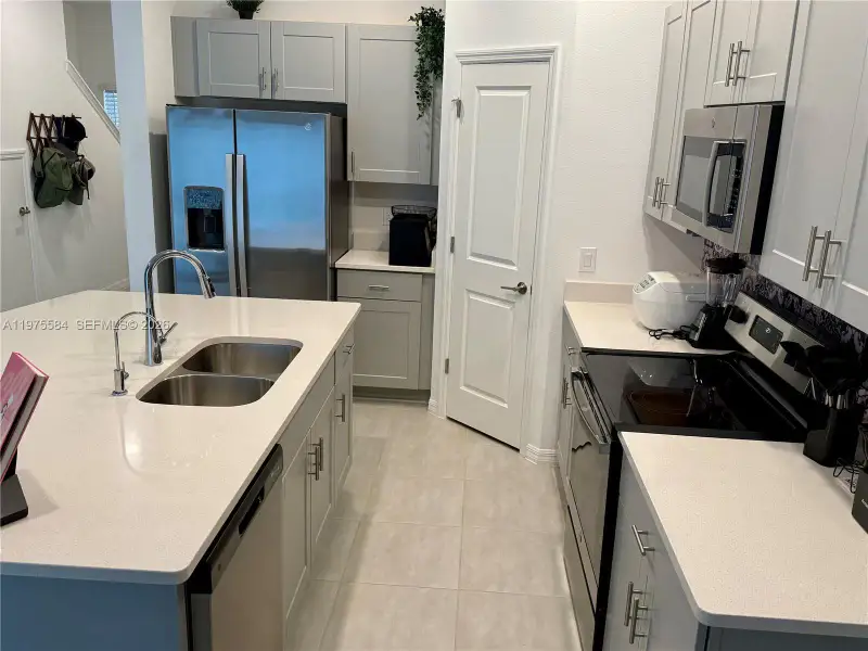 Furnished interior view inside a new home in , Kissimmee (Image 5).