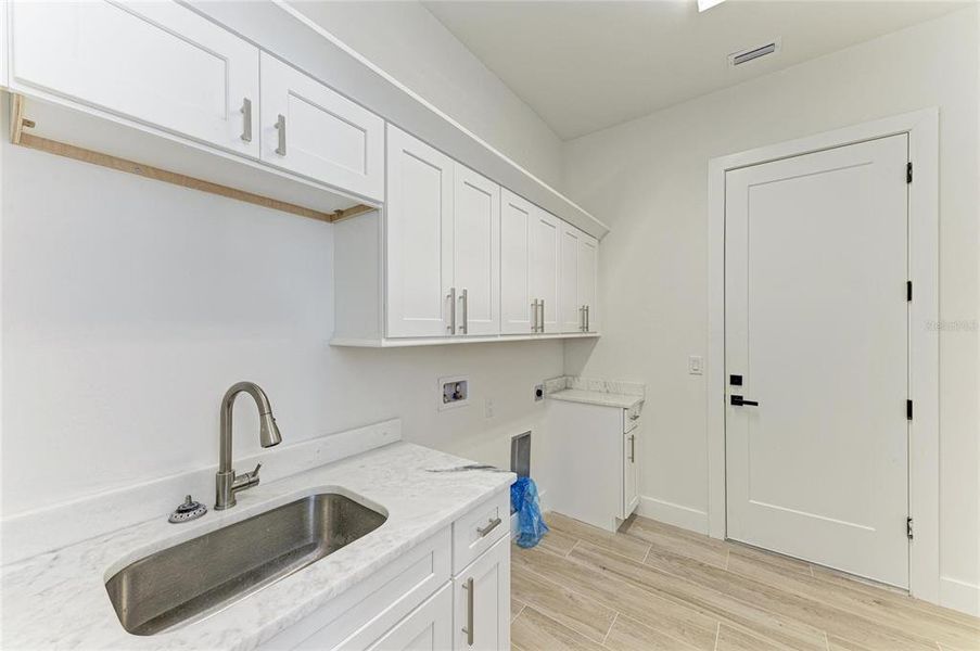 Furnished interior view inside a new home in , Punta Gorda (Image 16).