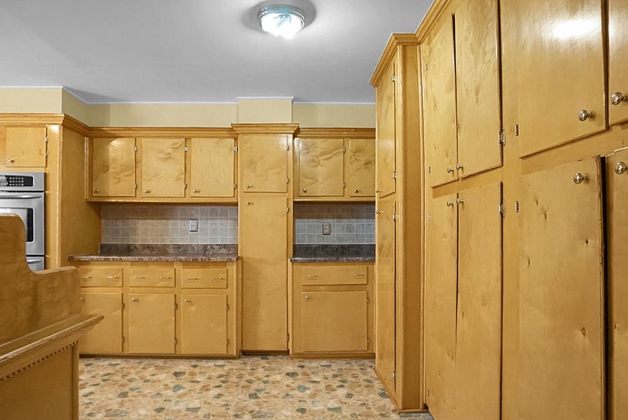 Furnished interior view inside a new home in , Bonneau (Image 58).