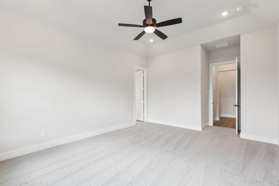 Spacious, unfurnished interior of a new home in Dove Hollow, Waxahachie (Image 22). Spacious, unfurnished interior of a new home in Dove Hollow, Waxahachie (Image 22).