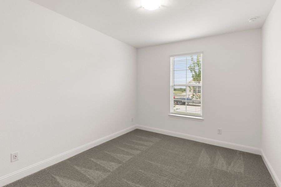 Spacious, unfurnished interior of a new home in Walden Pond, Forney (Image 24).
