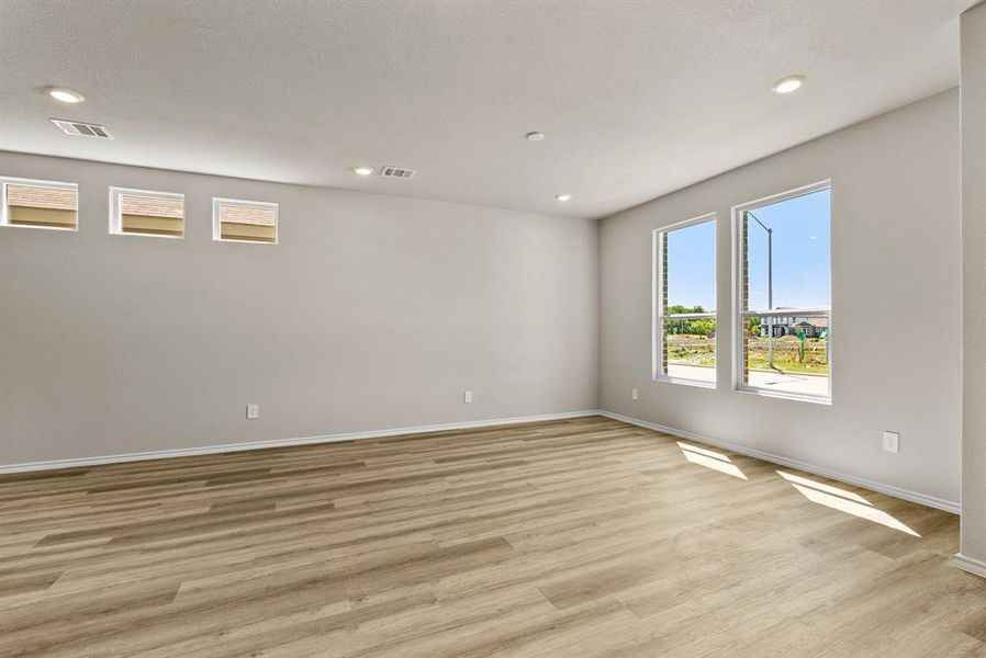 Spacious, unfurnished interior of a new home in , Fort Worth (Image 12).
