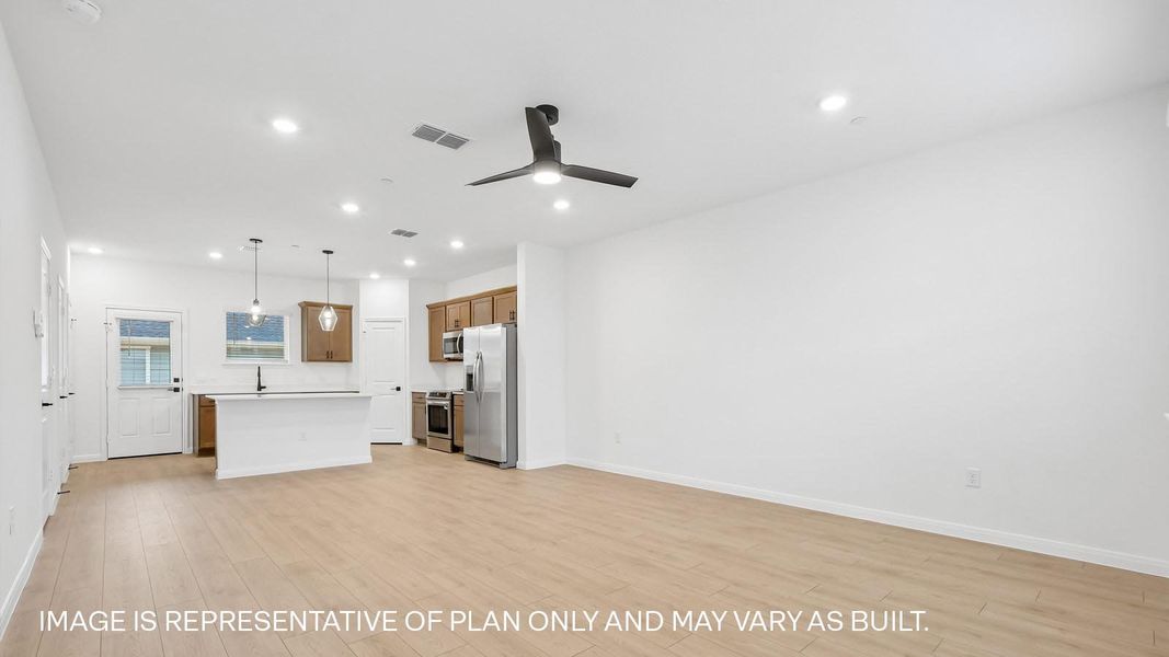 Spacious, unfurnished interior of a new home in Avery Centre, Round Rock (Image 16).