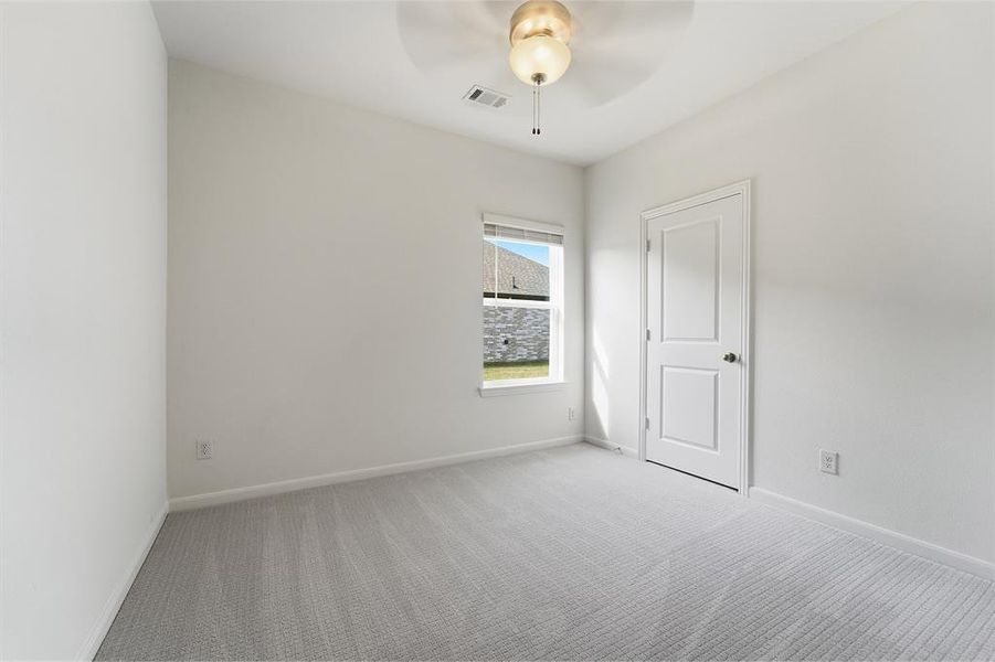 Spacious, unfurnished interior of a new home in Saddlebrook Estates, Waxahachie (Image 17).