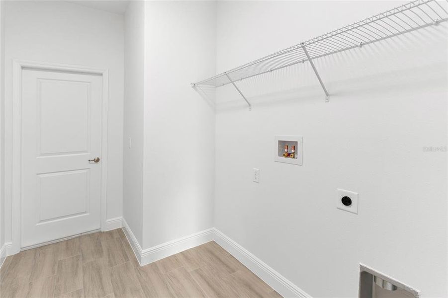 Spacious, unfurnished interior of a new home in , Kissimmee (Image 24).