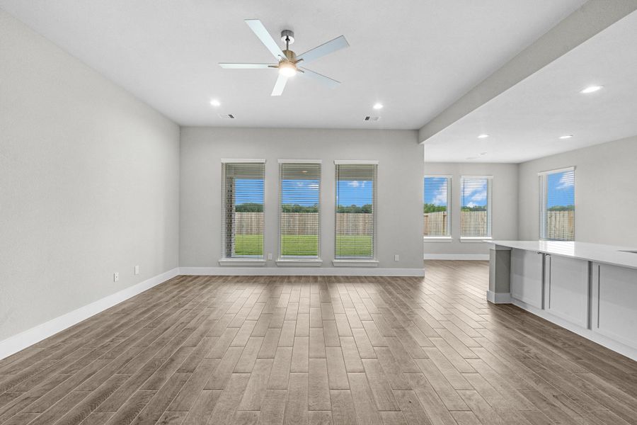 Spacious, unfurnished interior of a new home in Briarwood Crossing, Rosenberg (Image 28). Spacious, unfurnished interior of a new home in Briarwood Crossing, Rosenberg (Image 28).