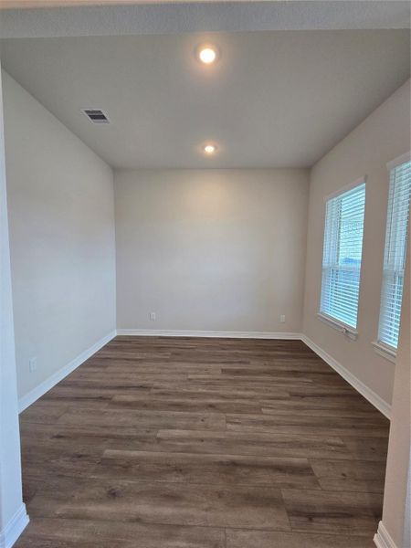 Spacious, unfurnished interior of a new home in Lake Mija Village, Seabrook (Image 10).