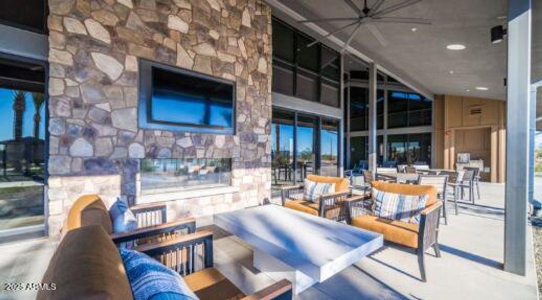 Paradisi Discovery - Community