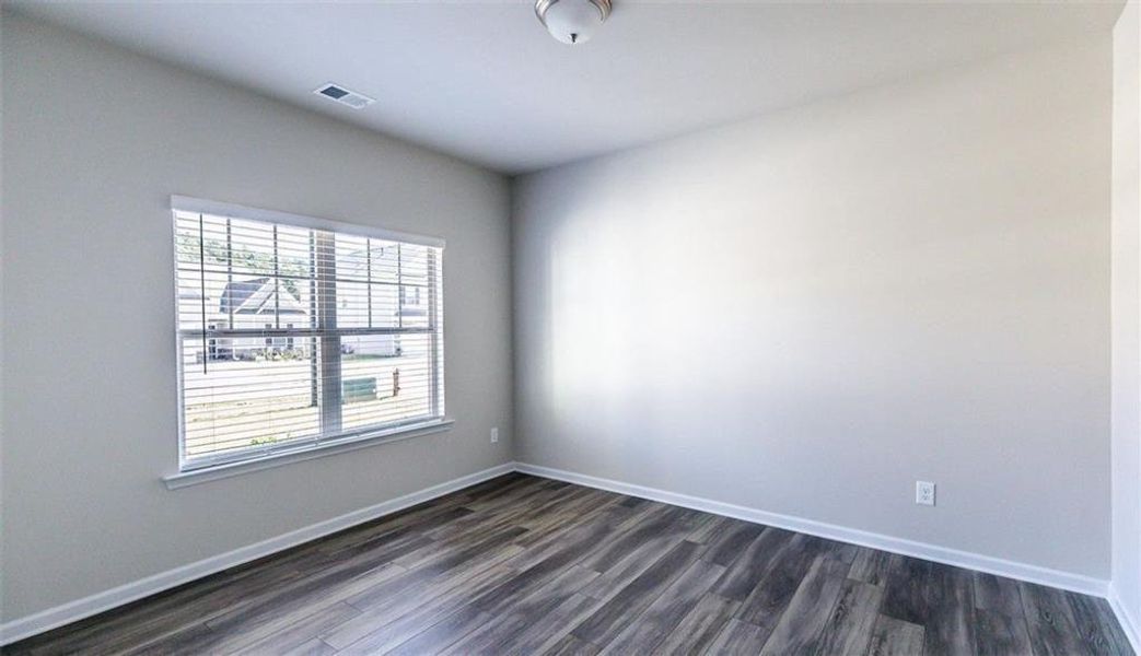Spacious, unfurnished interior of a new home in Summerfield Place, Carrollton (Image 8).