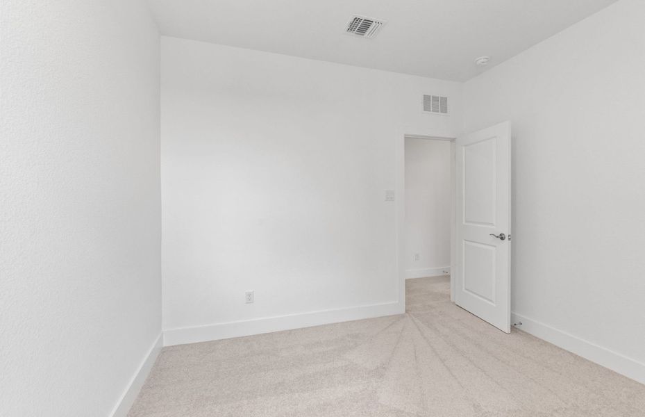 Spacious, unfurnished interior of a new home in Northpoint at Old Settlers, Round Rock (Image 30).